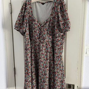 Torrid floral sweetheart dress with pockets sz 4